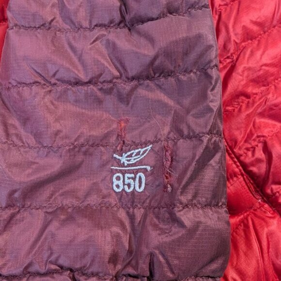 Men's Ultralight 850 Down Sweater, Colorblock - Picture 2 of 11